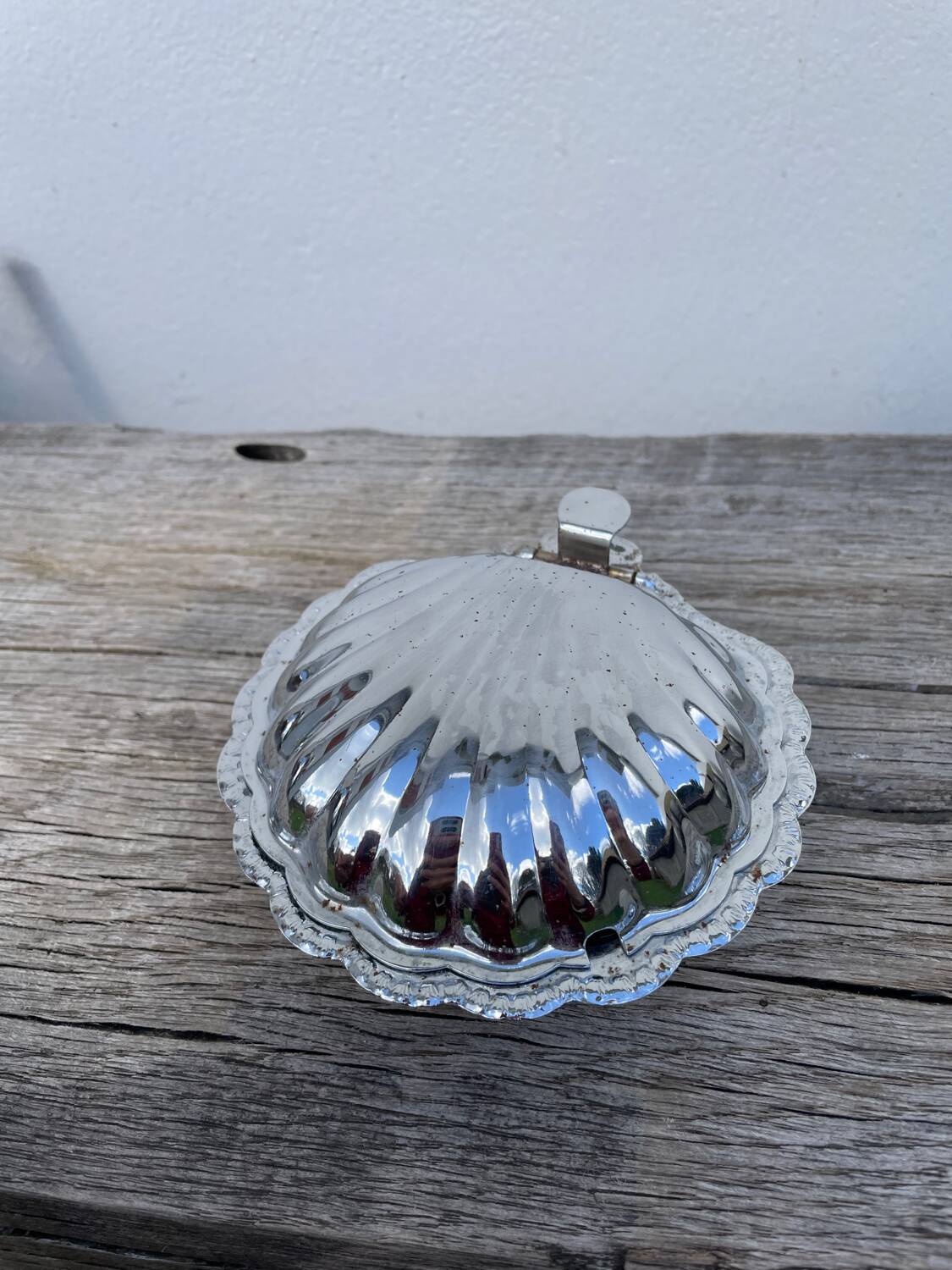 Silver-plated metal shell butter dish