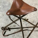 Tabouret tripode pliable