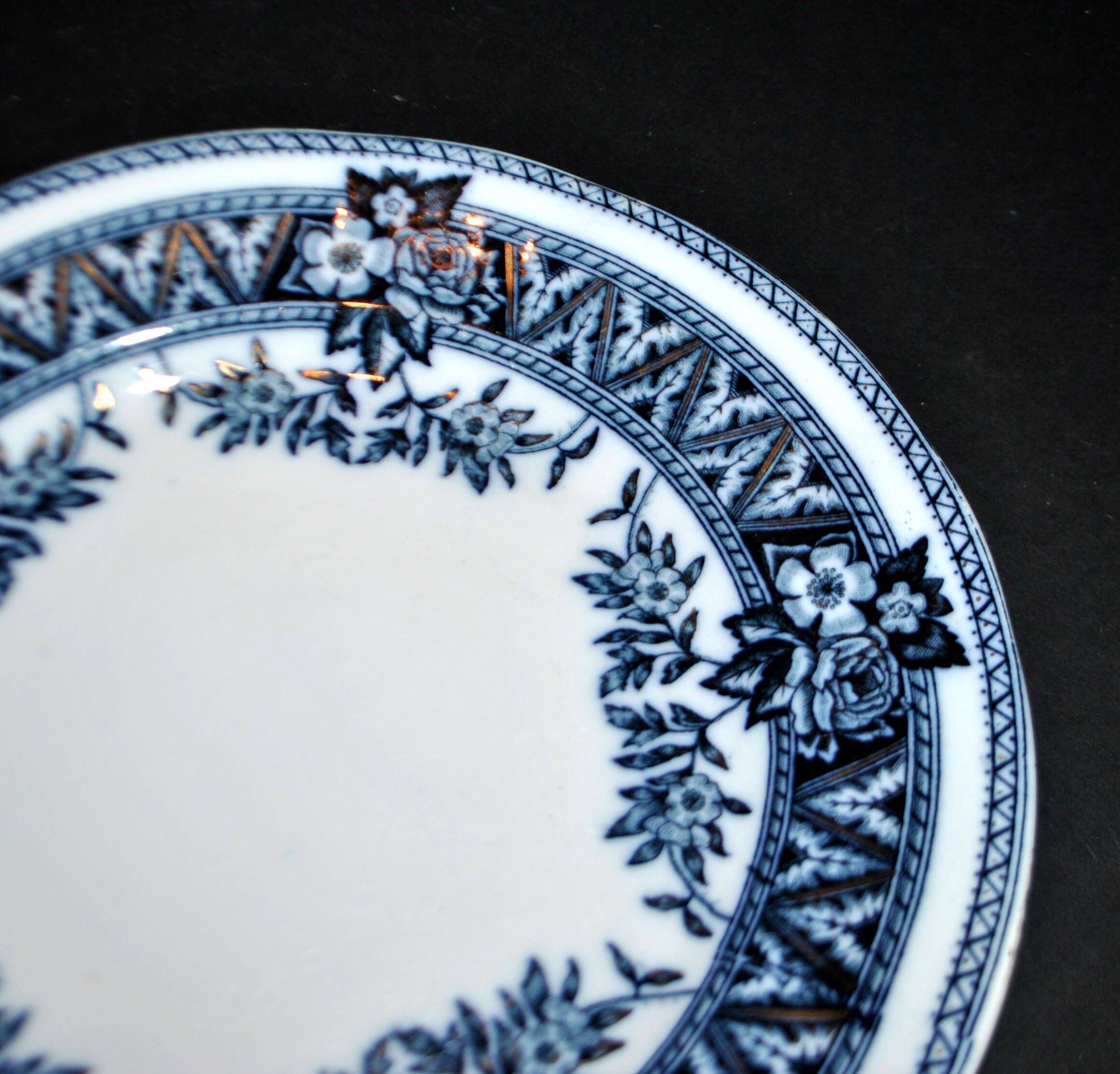 Kuznetsov antique plate made of Russian faience 1890 Imperial Prussia factory