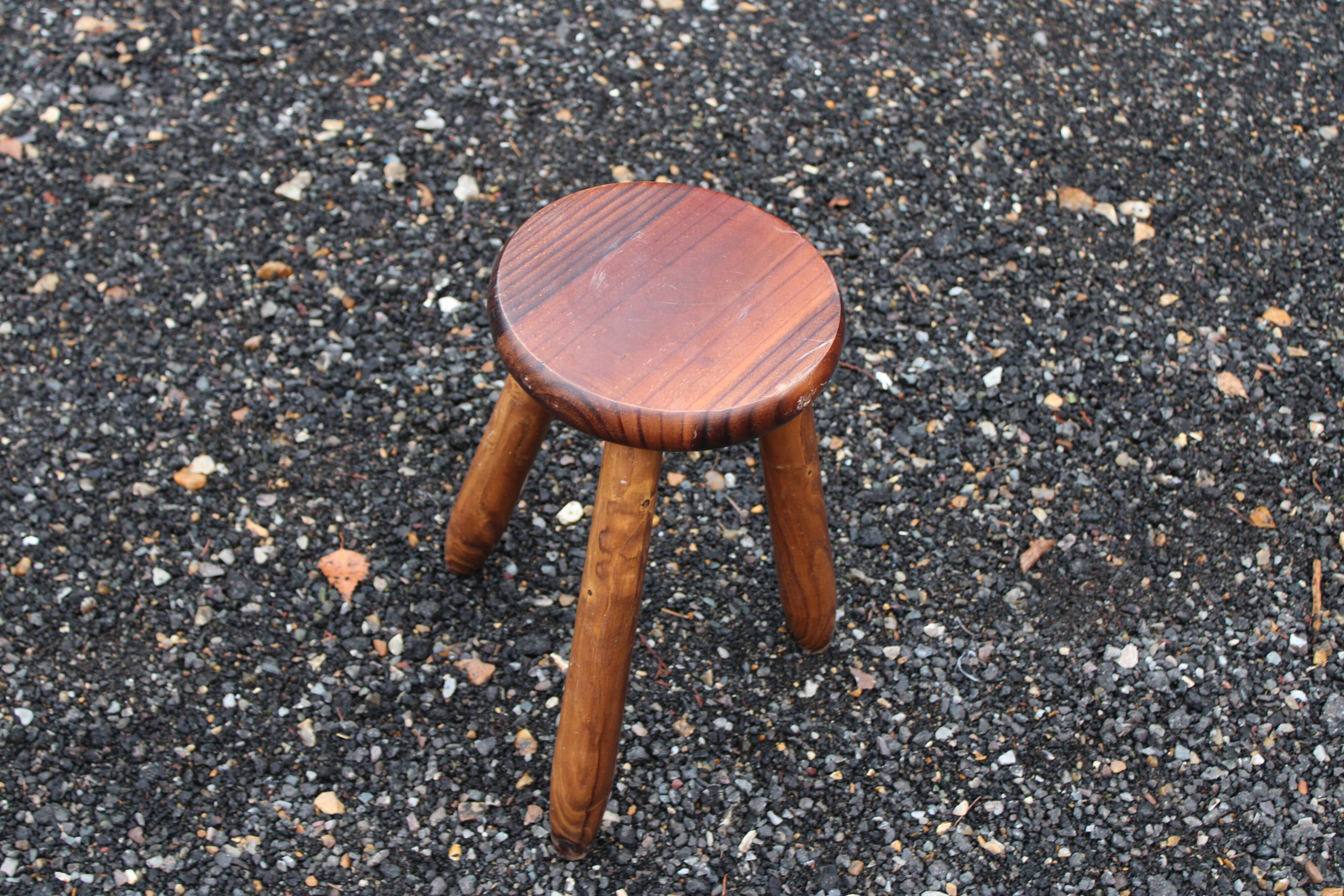 Tripod stool