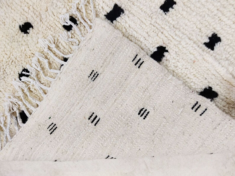 Moroccan berber carpet 278x157cm