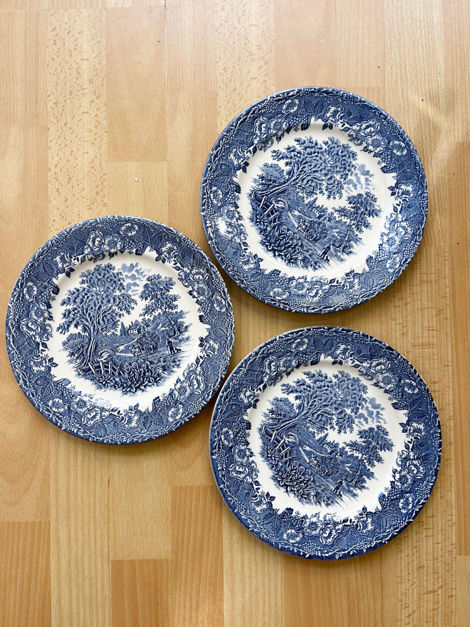 3 English dinner plates
