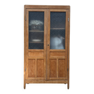 Grande armoire vitrée avec penderie