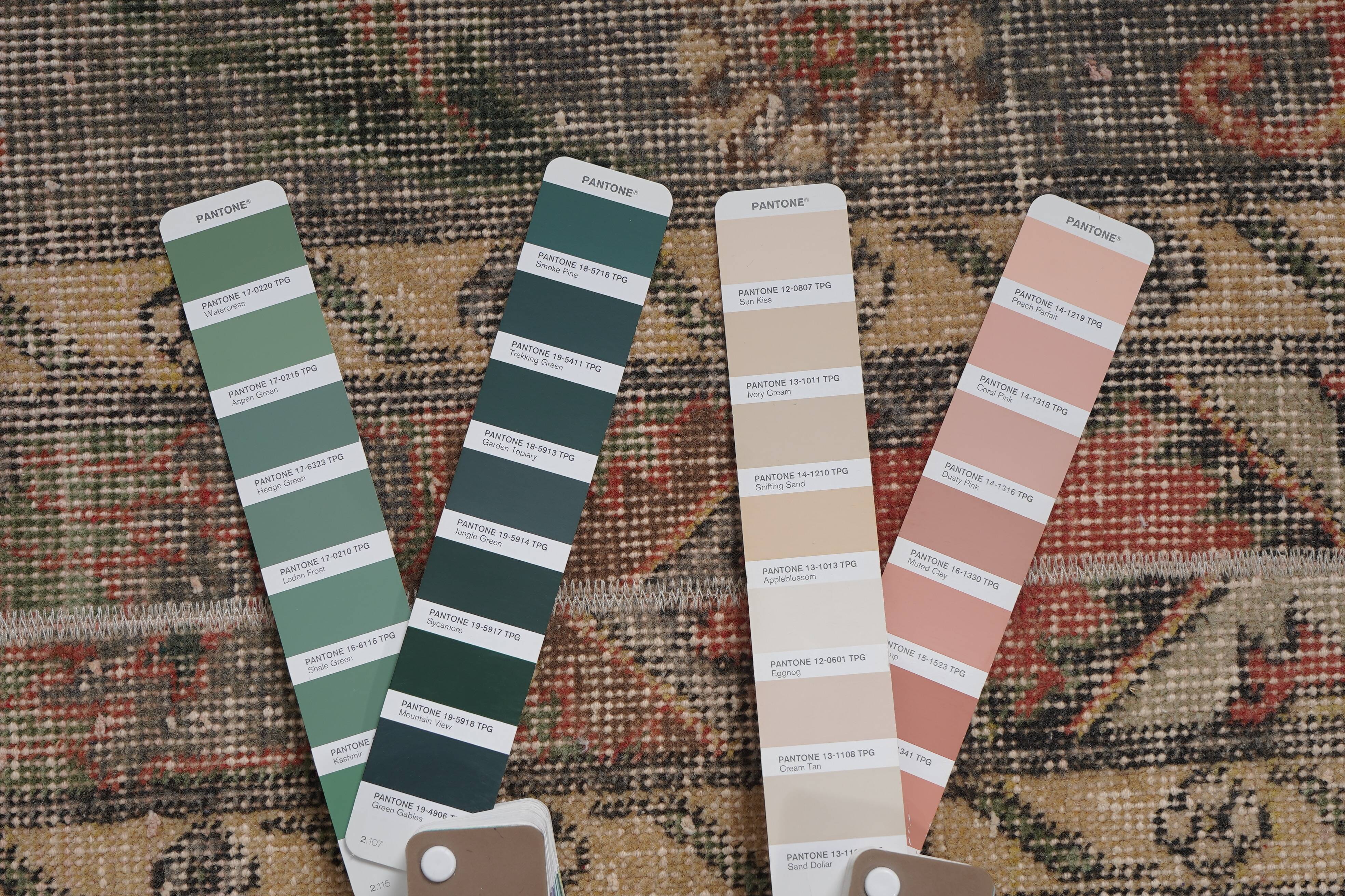 Vintage Turkish Oushak Rug Handwoven 52x712 cm