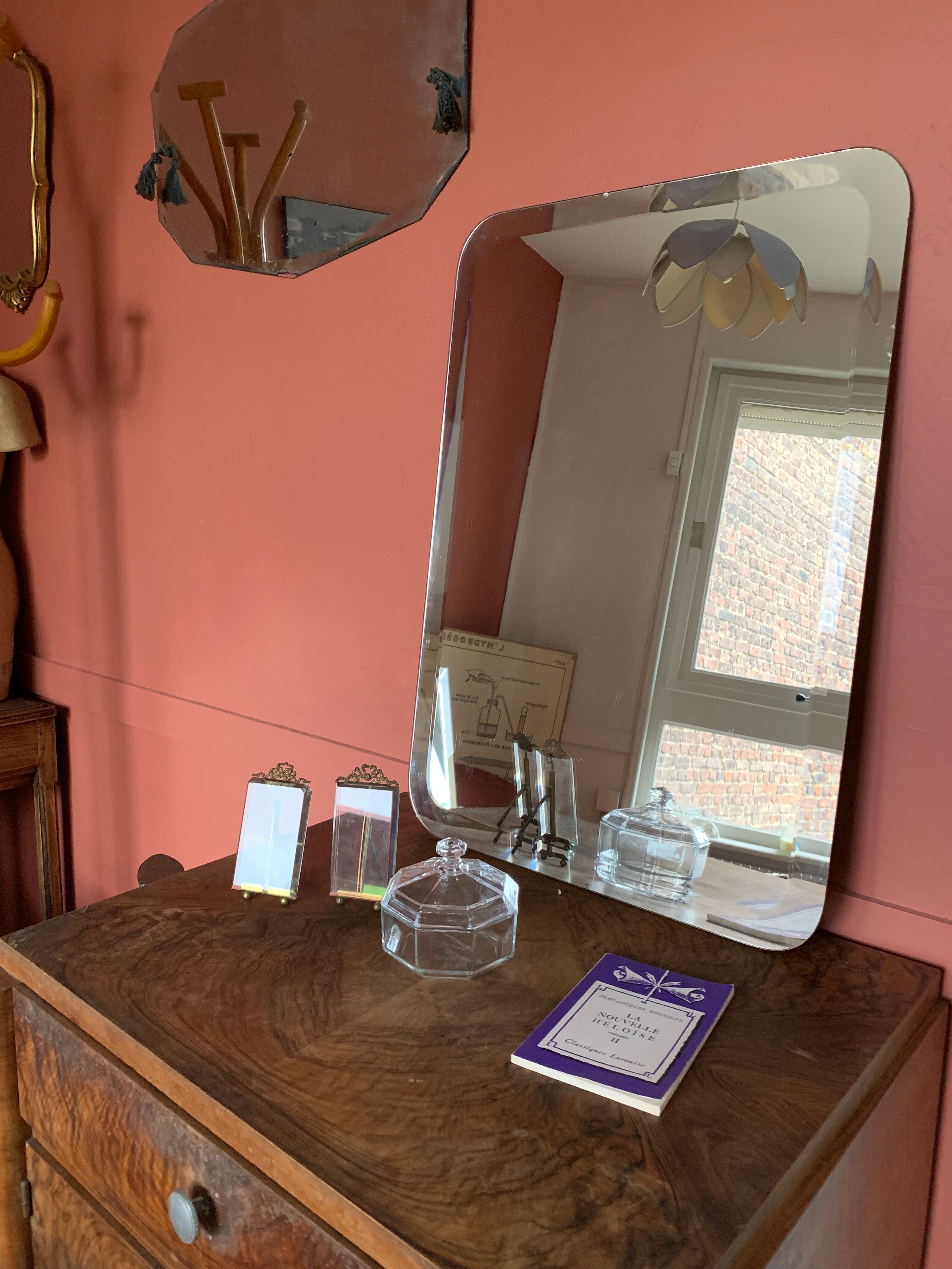 Bevelled mirror - 69x48cm