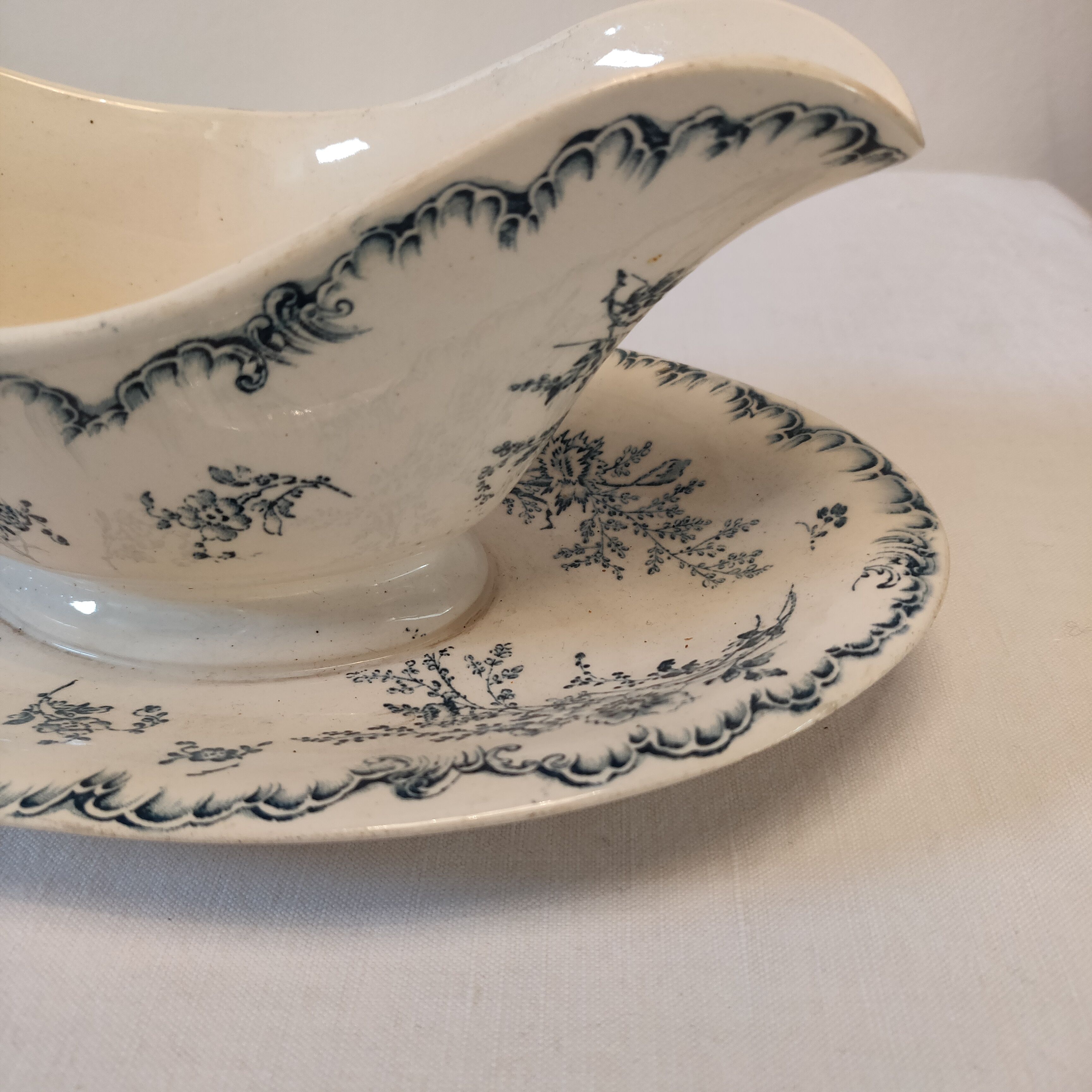 Saucière Cadix de Creil et Montereau en Terre de Fer
