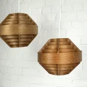 Pair of Hans-Agne Jakobsson pendant lights in pine veneer – AB Ellysett