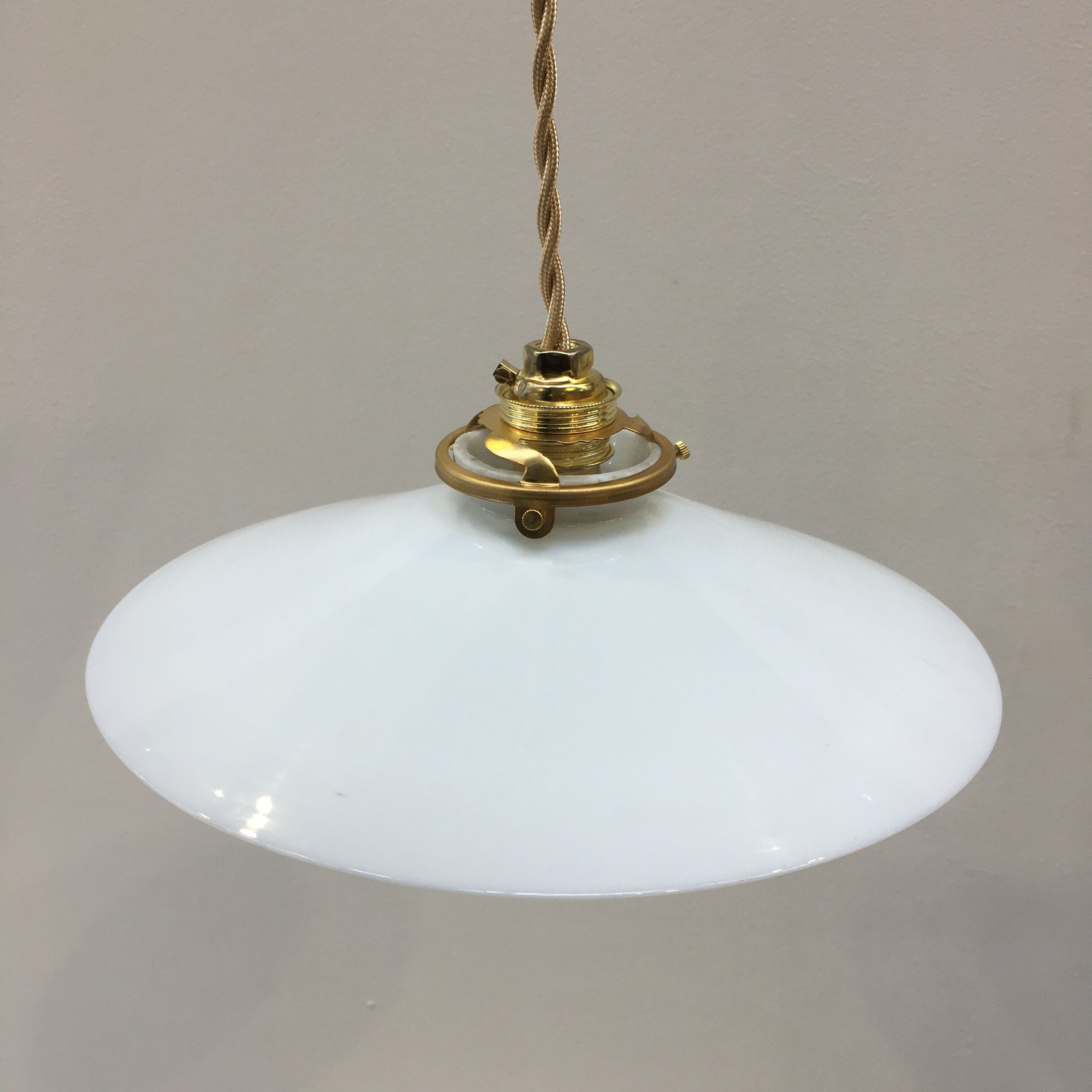 Suspension en opaline blanche