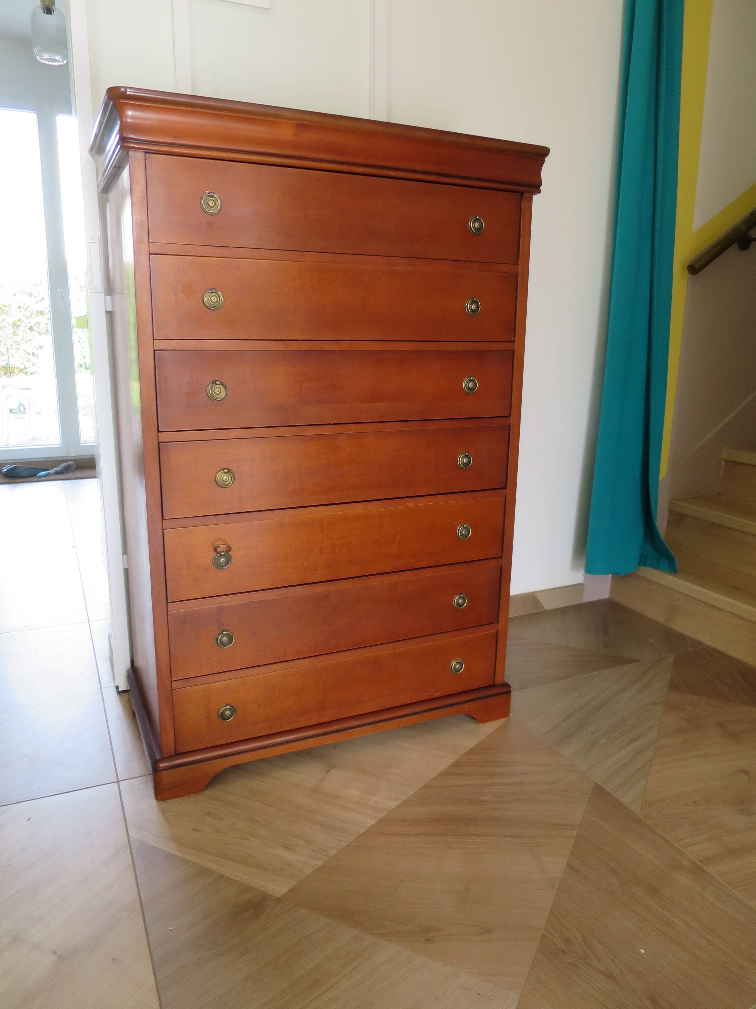 Louis Philippe style chest of drawers in cherry wood