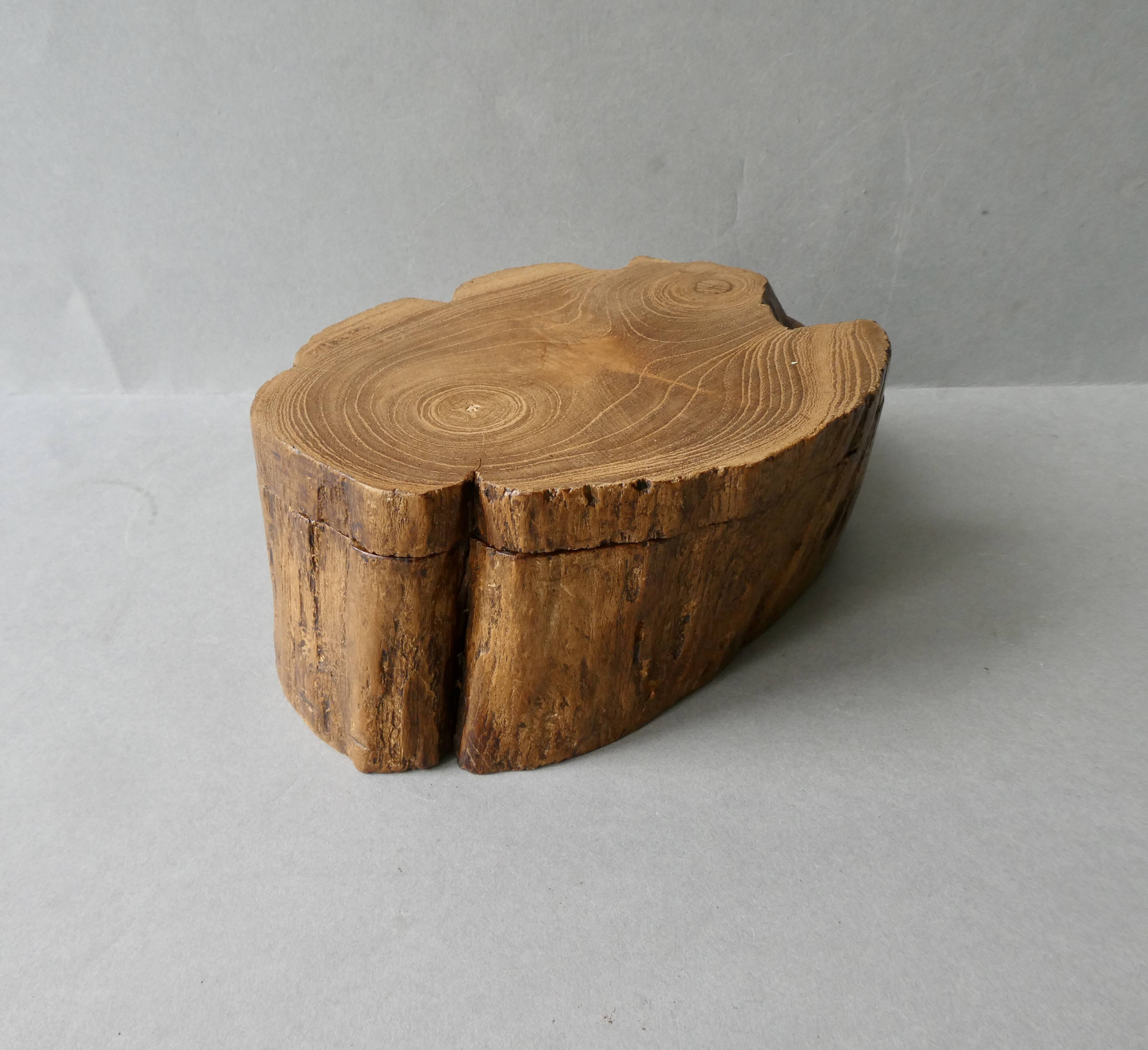 Boite en bois monoxyle, travail artisanal