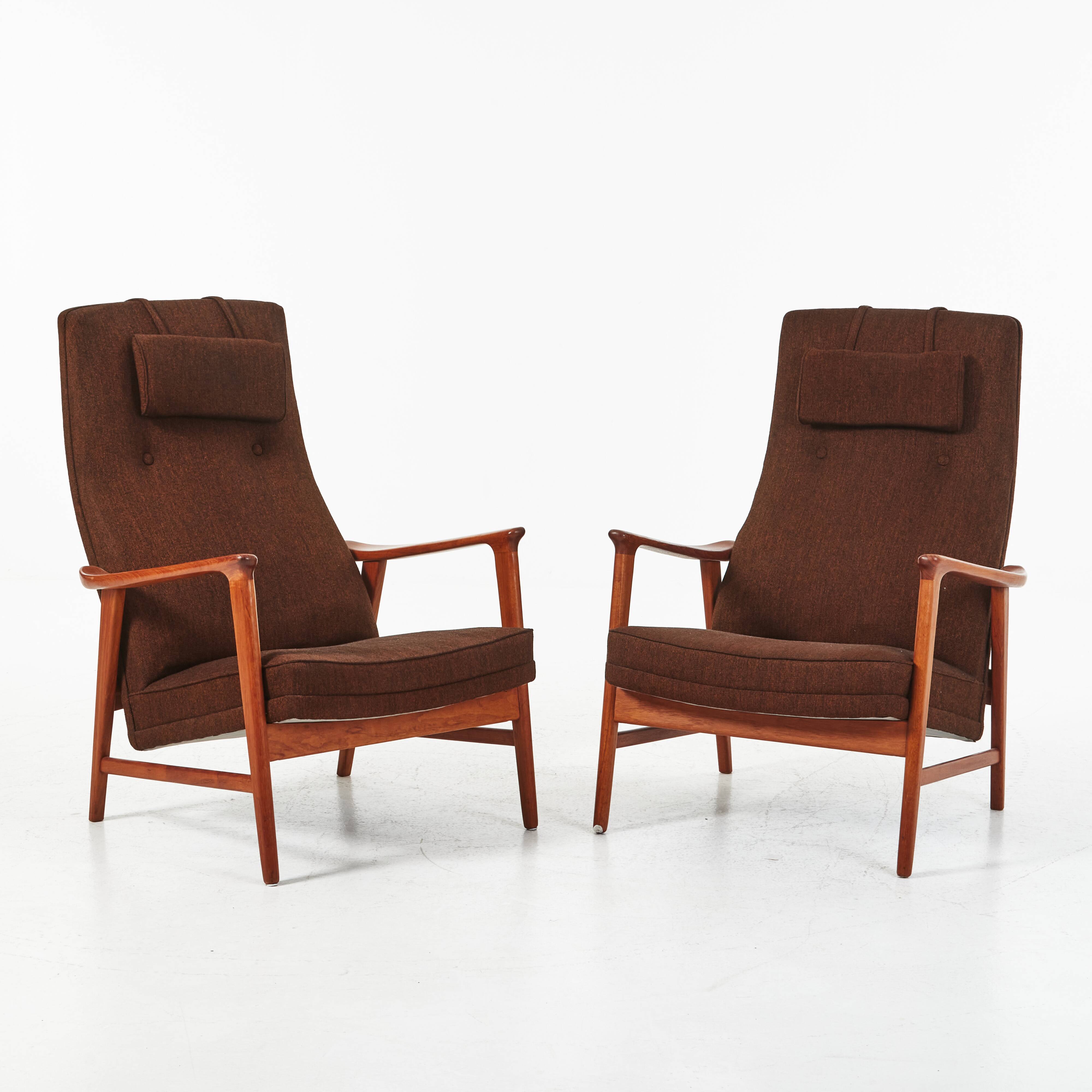 Pair of adjustable lounge chairs "Duxiesta" in teak and brown wool by Folke Ohlsson, Dux Sweden, 1960s.