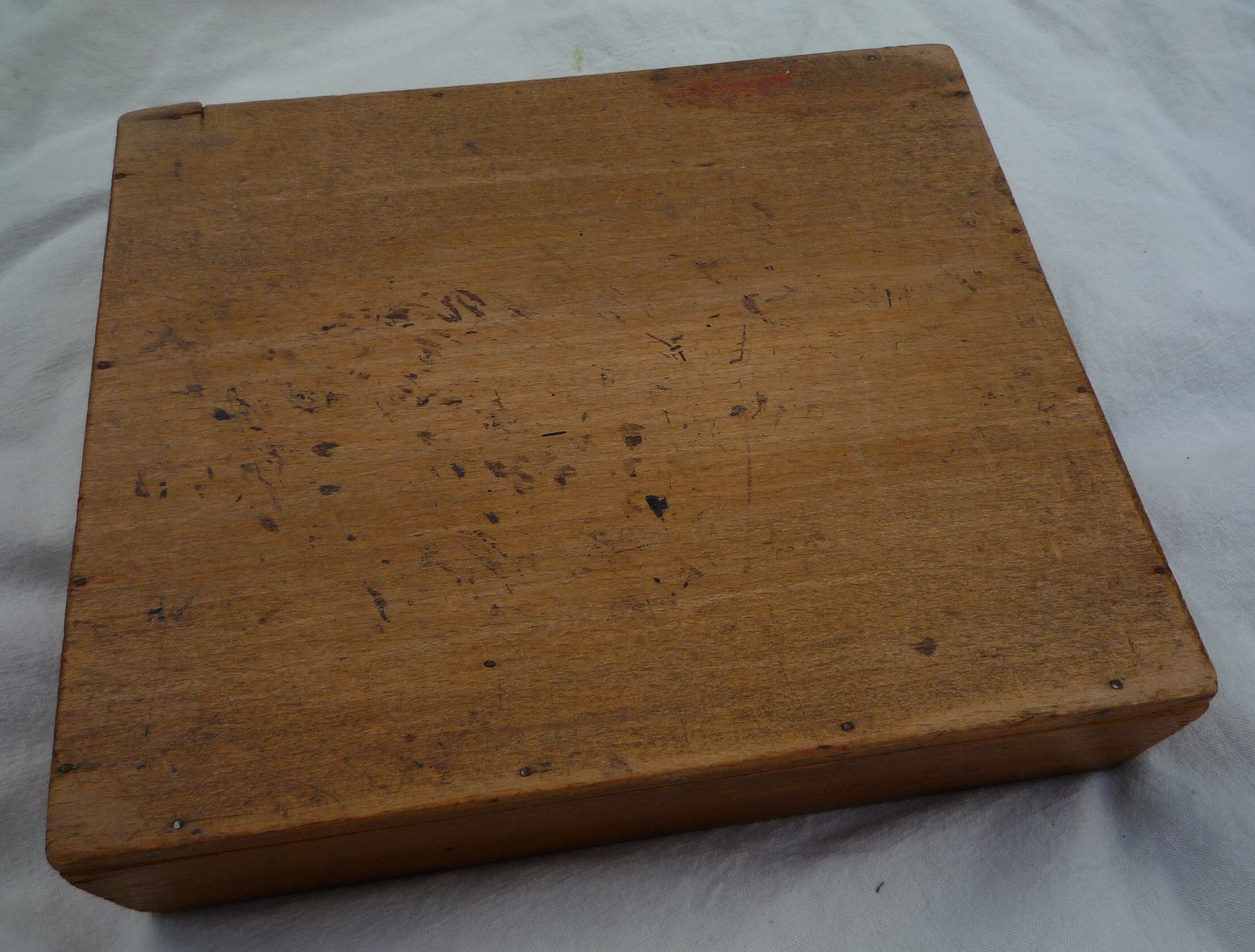 Former counter, wood and metal mint