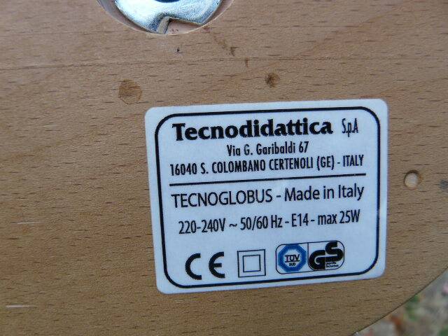 illuminated world map wooden base Teccnodidattica