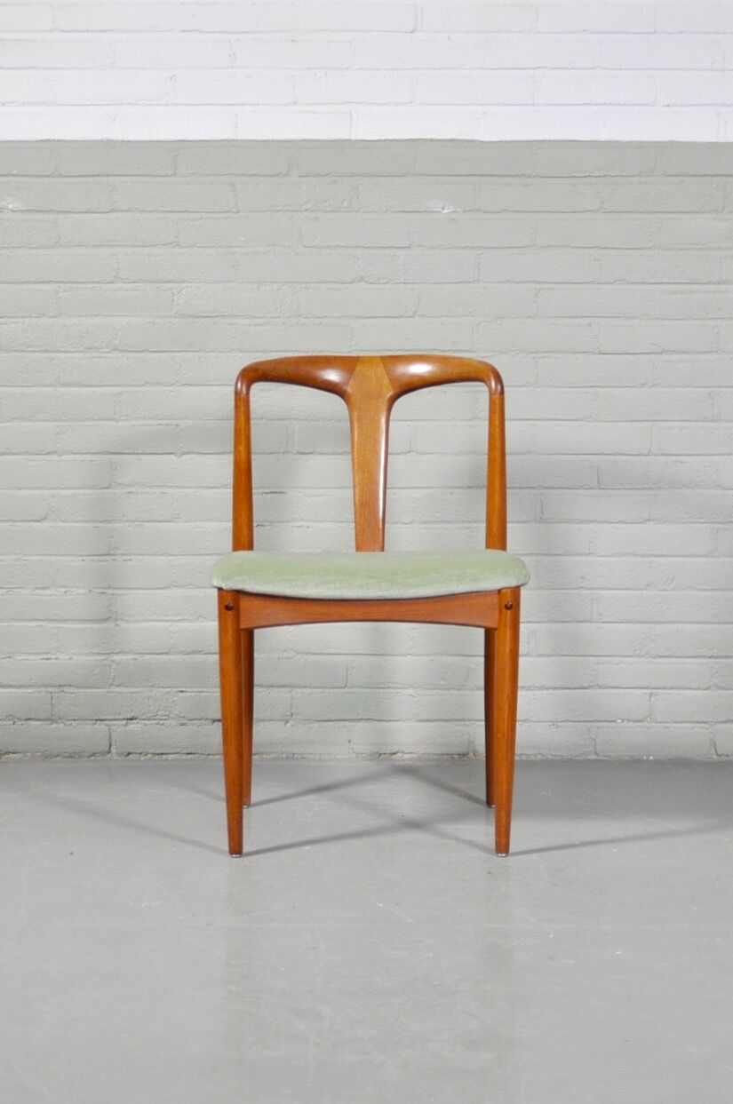 Set of 8 teak 'Juliane' Dining Chairs by Johannes Andersen