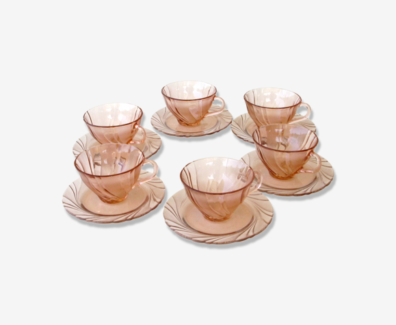 Service à café 6 tasses et sous tasses et 3 coupelles fumé rose vereco