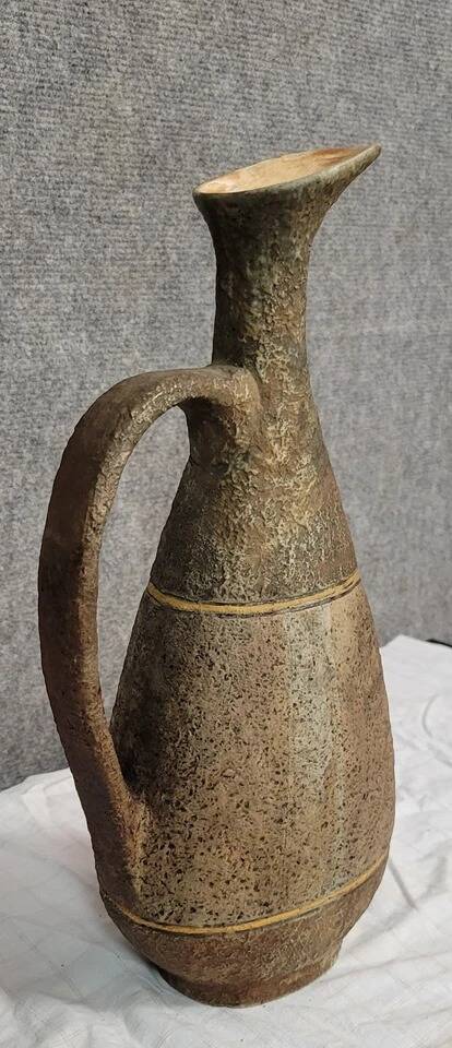 Atelier Garnier pottery: large pitcher with Lascaux decorations + André bowl