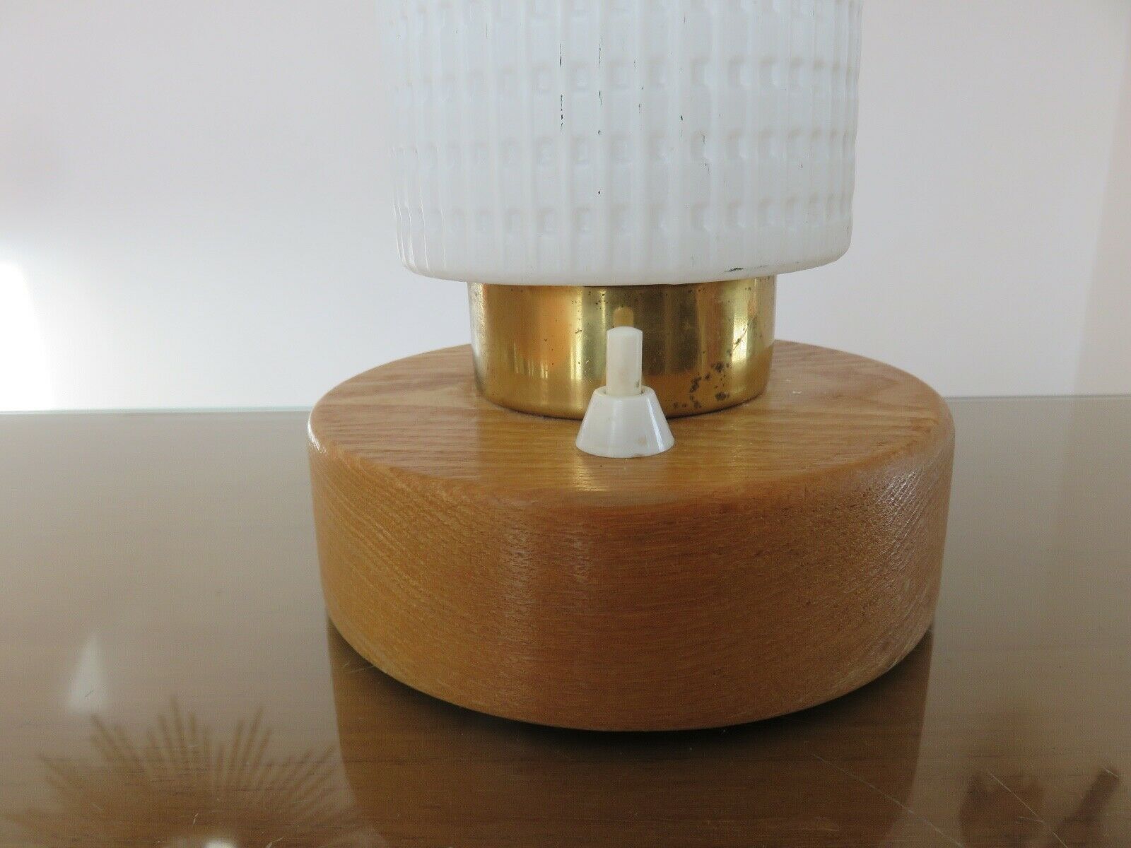 Scandinavian lamp, made of wood, brass and embossed glass 70s