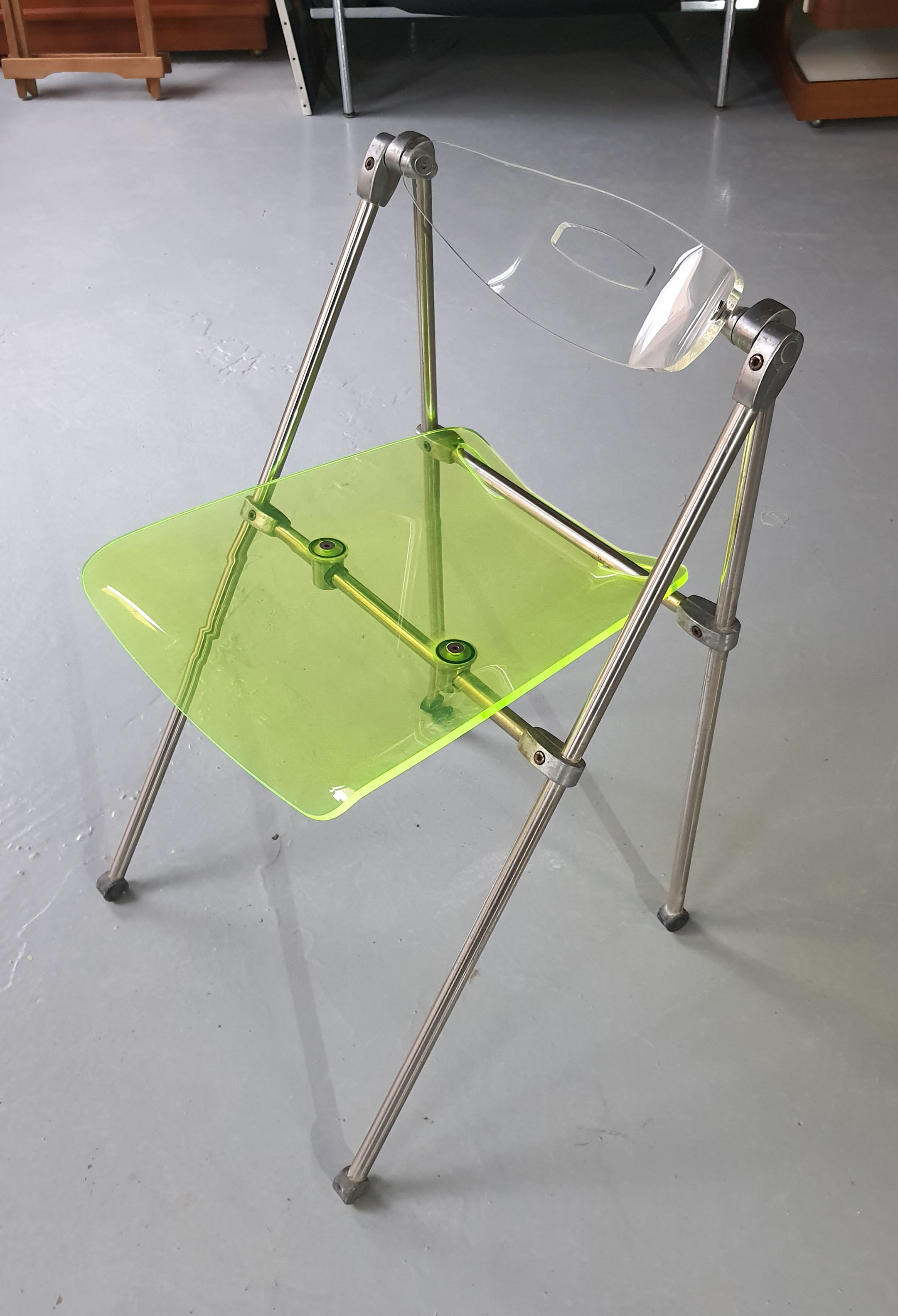 Modern folding chair in plexiglass Giancarlo Piretti - EDA Concept