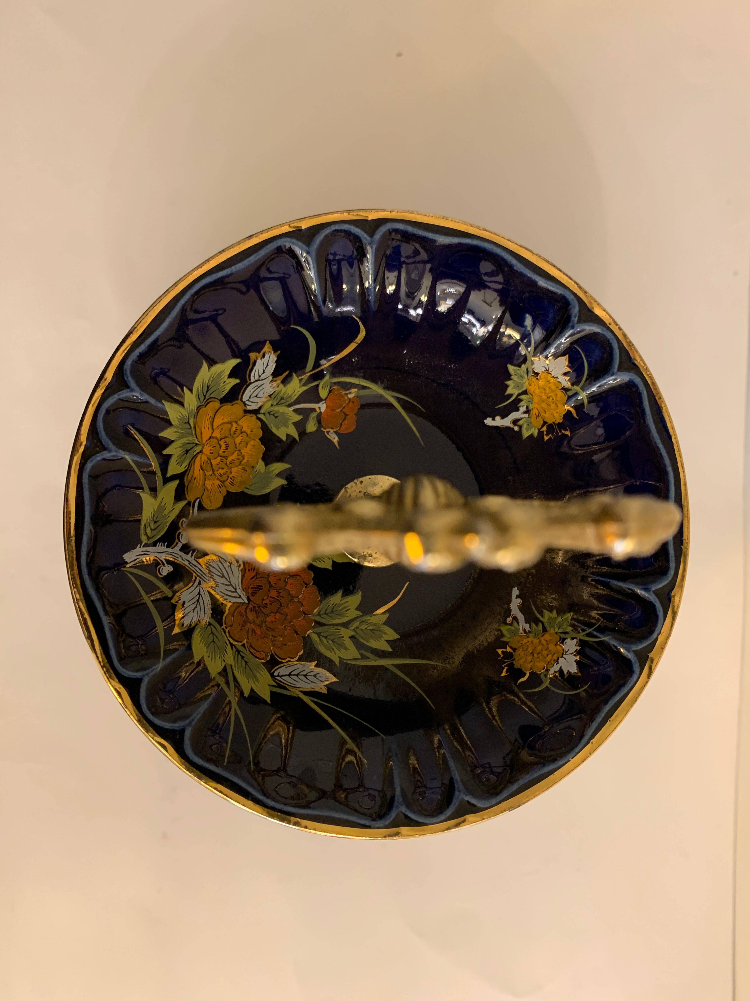 Cobalt blue porcelain display or servant, 3 floors