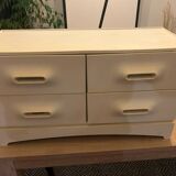 Plastic chest of drawers