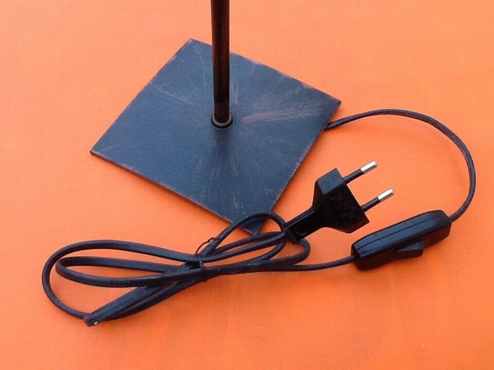 Large lamp on metal rod aged Globe collar ball