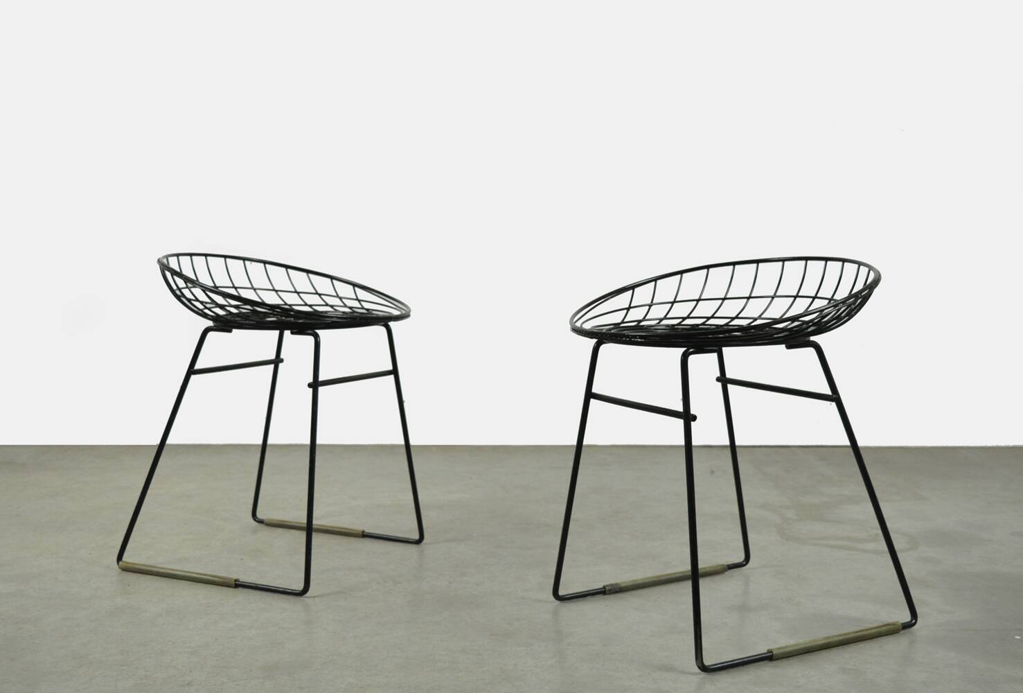 Set of two metal wire stools KM05 designed by Cees Braakman for Pastoe, 1950s
