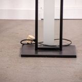 Ensemble de lampadaires en verre dépoli de style Memphis. Vers 1980.