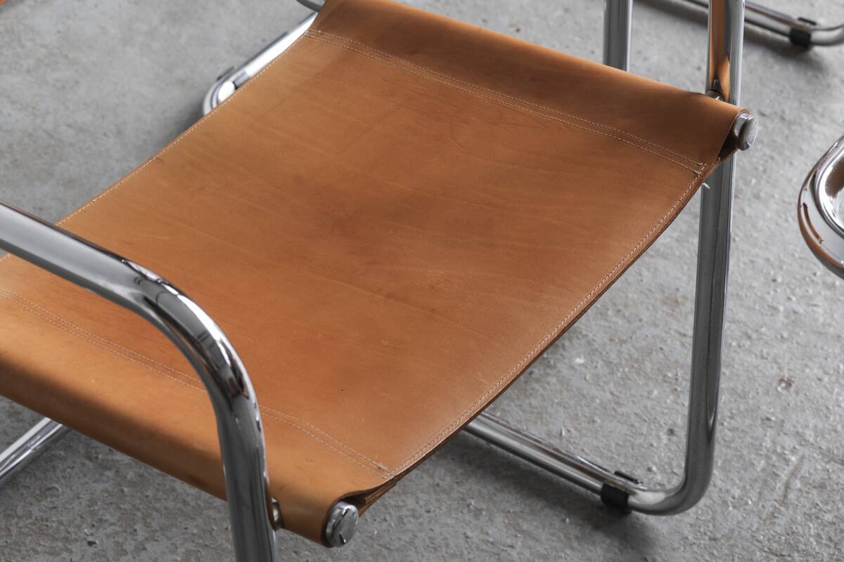 Set of 4 tubular dining chairs in Bauhaus style, in the manner of Marcel Breuer, 1970s