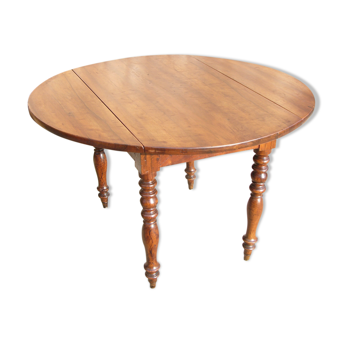 Country round table Louis-Philippe style