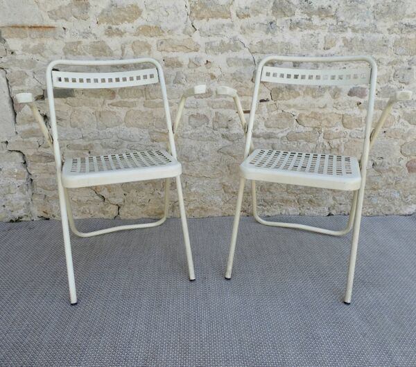 Table pliante et ses 2 chaises pliantes Souvignet des années 60