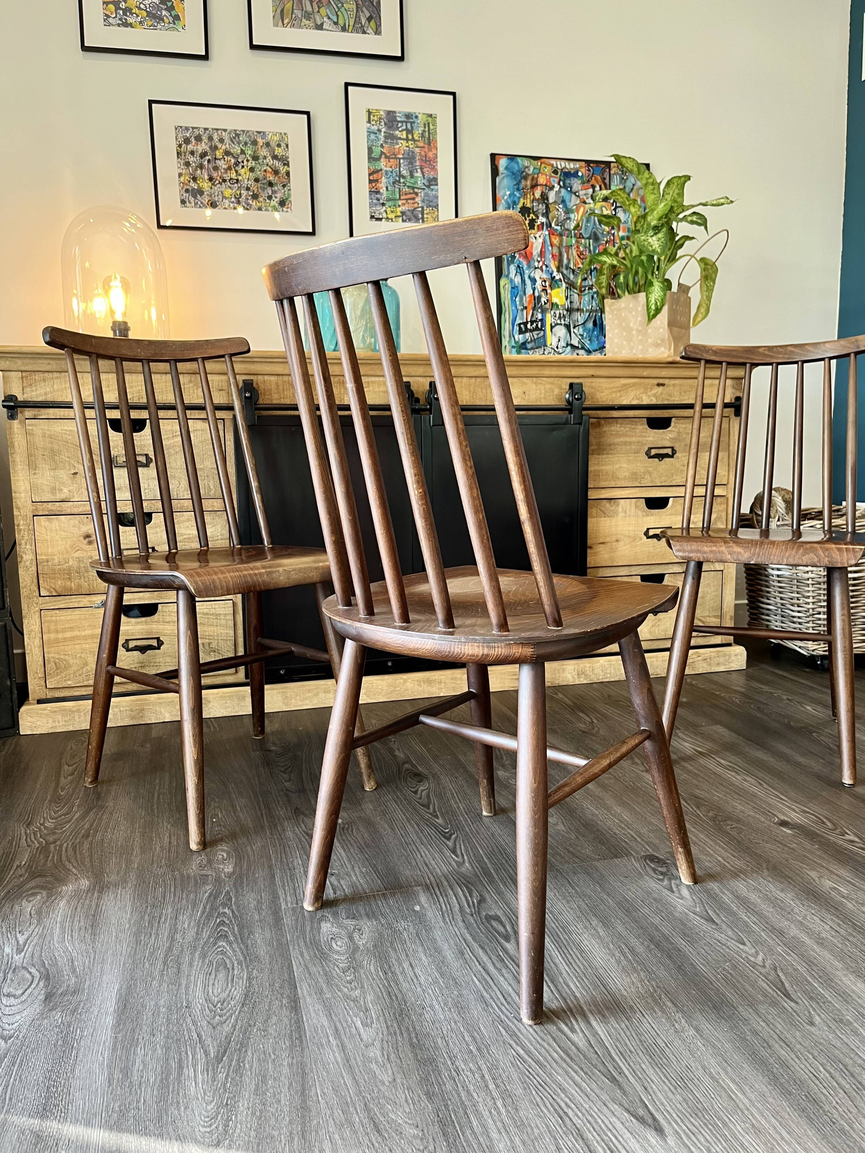 Trio de chaises bistrot fanett d'Ilmari Tapiovaara