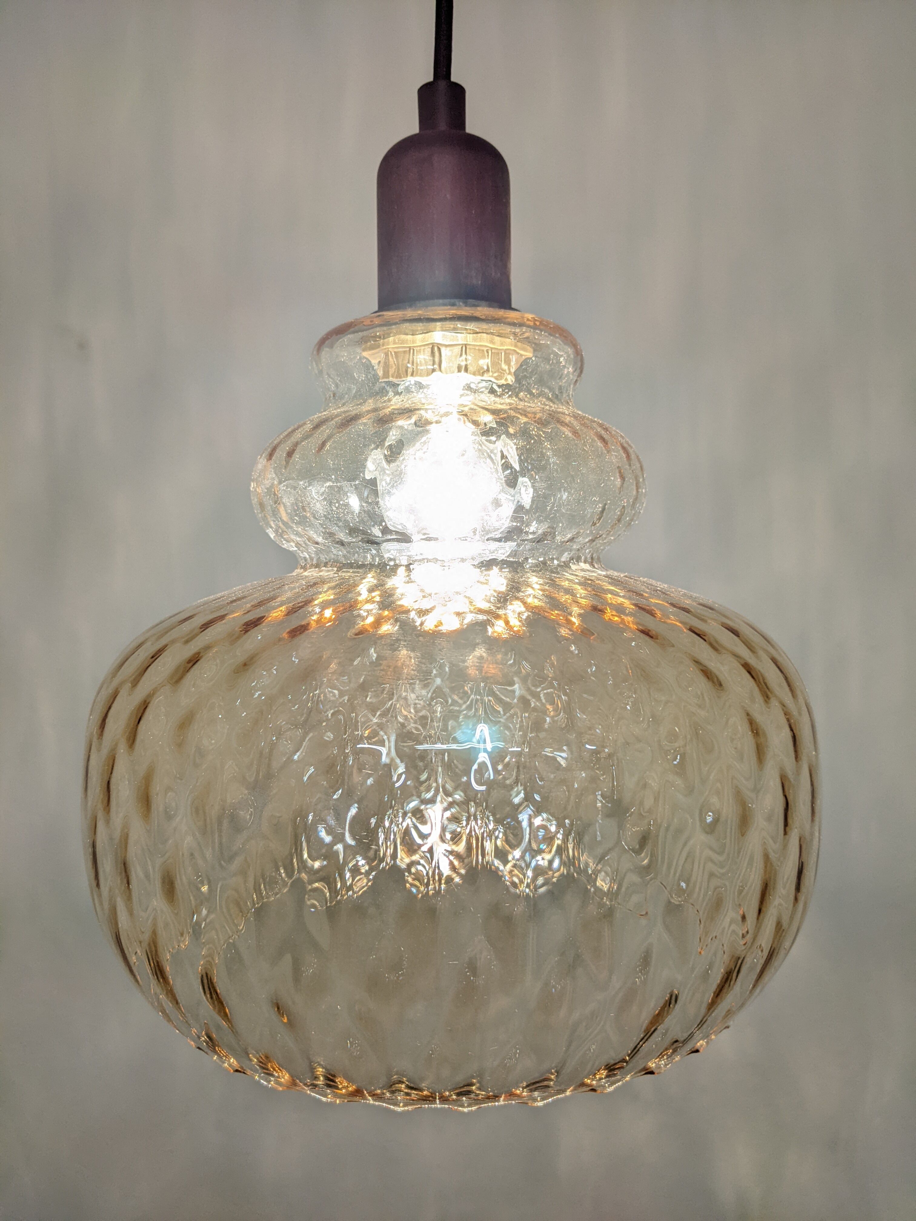 Amber crystal suspension from the 60s/70s