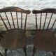 Chaises de bistrot dépareillées