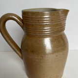 Berry sandstone pitcher