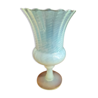 Vintage vintage opaline vase light blue / white following lighting