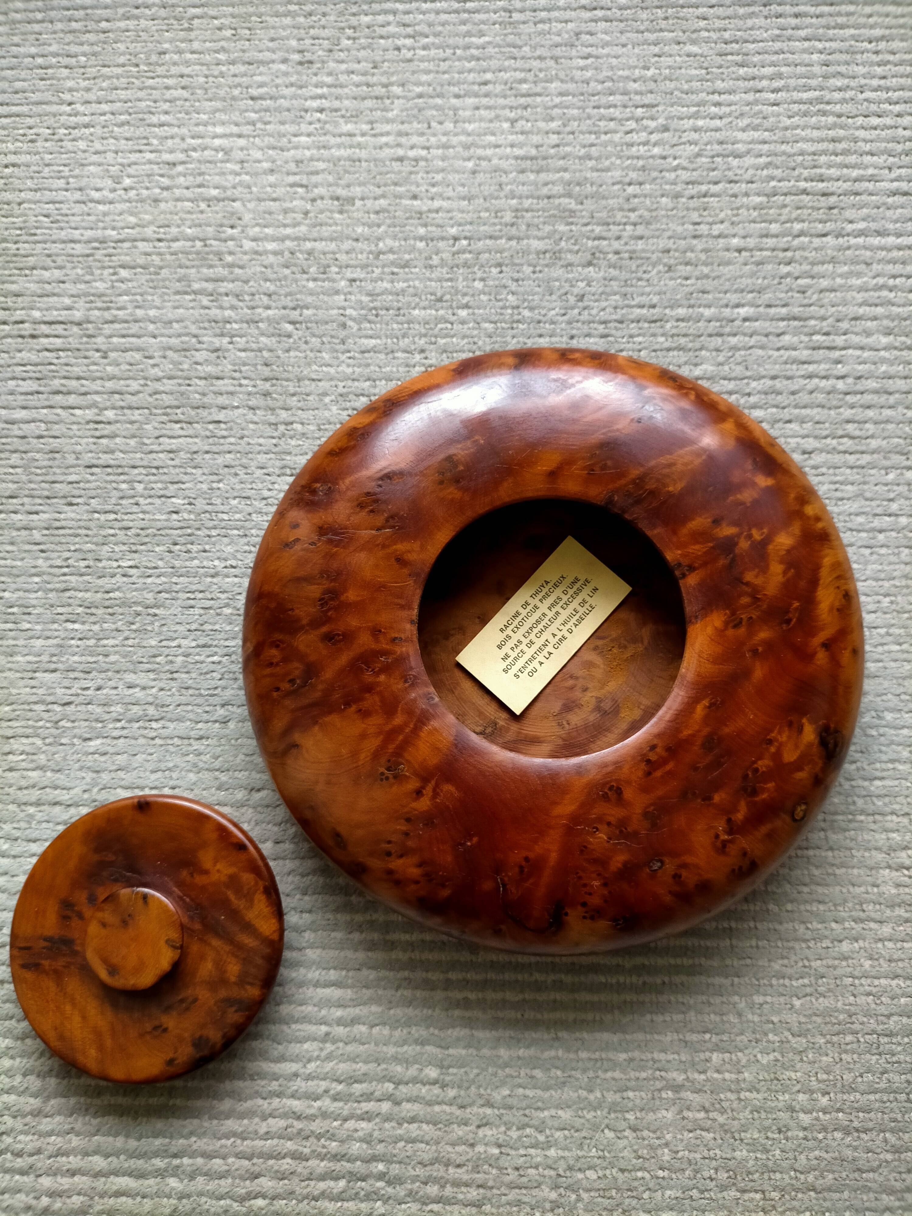 Thuya magnifying glass box