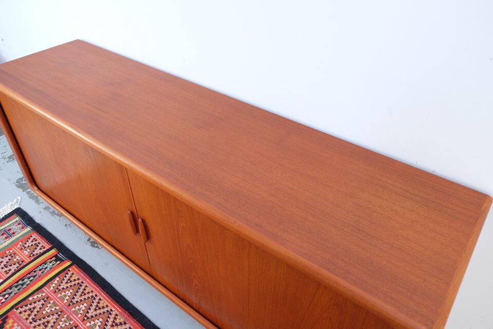Mid-Century Dyrlund teak sideboard, dating from the 1960s/70s, with a retro vintage design.