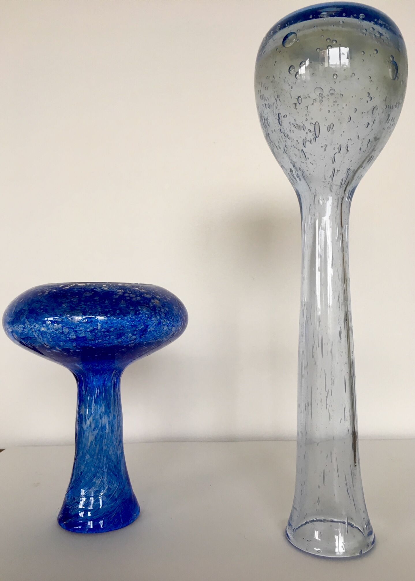 Soliflores en verre soufflé bleutés