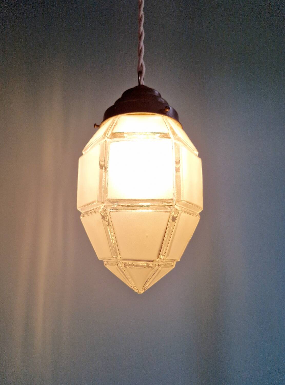 Art Deco pendant light in faceted satin glass, 1920s-30s