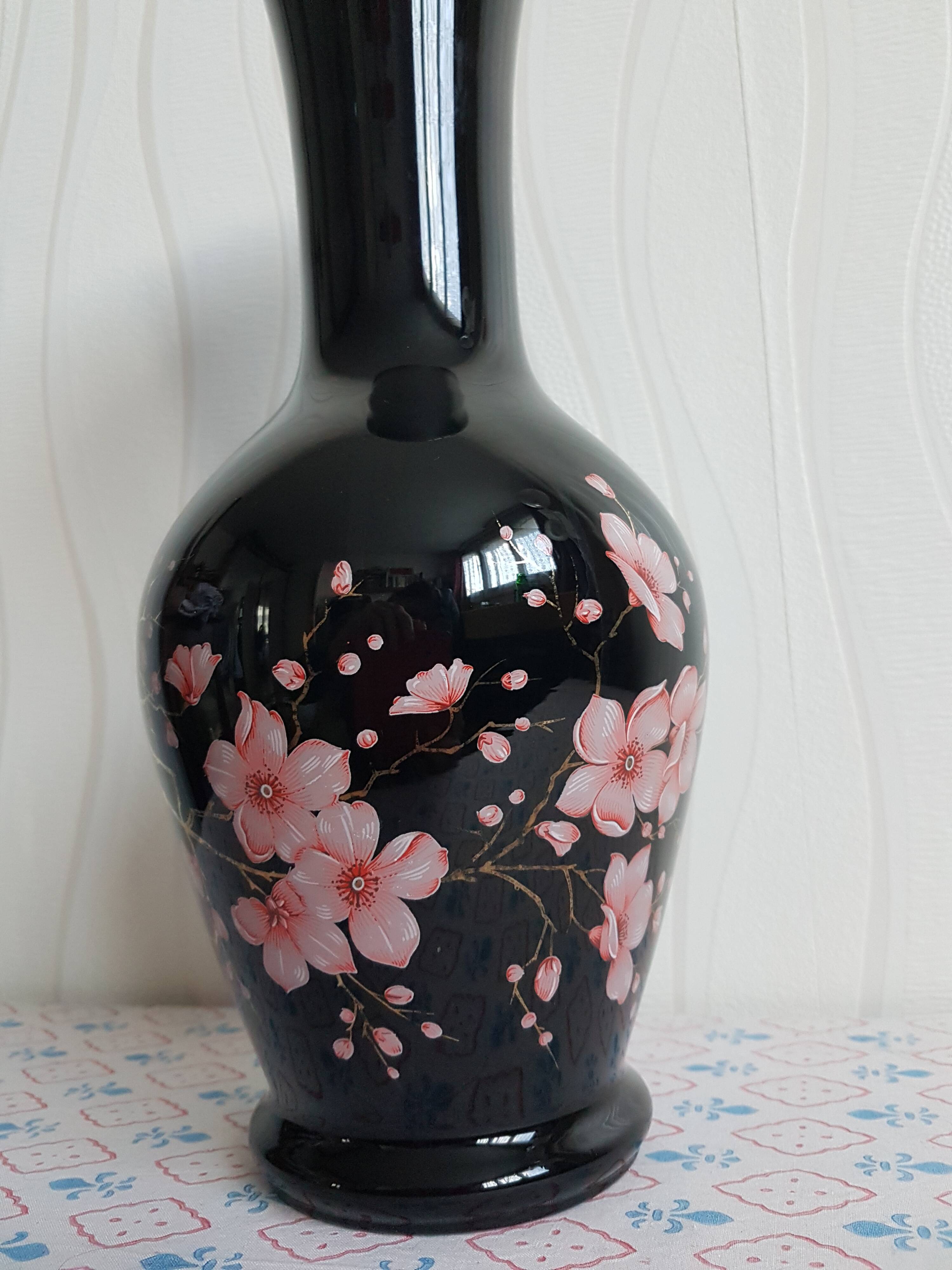 Vase style japonais à motifs de fleurs roses et dorures Selency