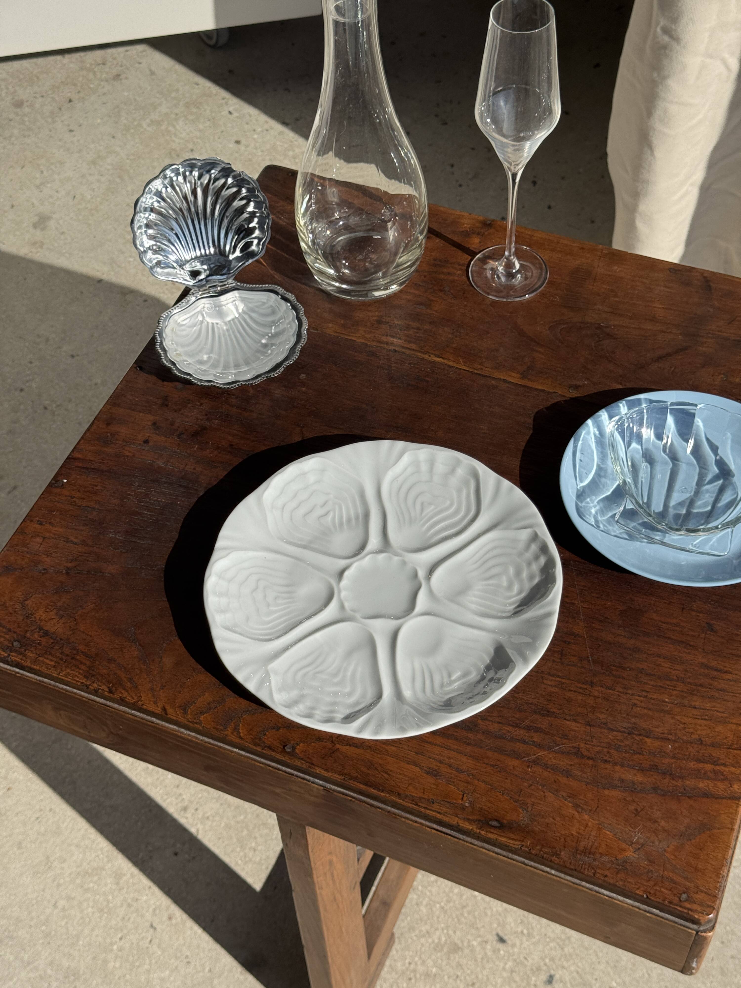 7 vintage shell-shaped bowls in Pyrex glass from France