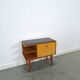 Mid-Century kastje J.D. Freese met klep en zwart opaline glas
