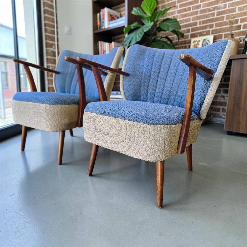 Set of 2 vintage cocktail chairs/armchairs.