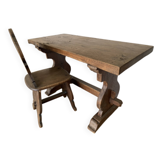 Rustic Spanish table and chair from the late 19th / early 20th century in solid oak.