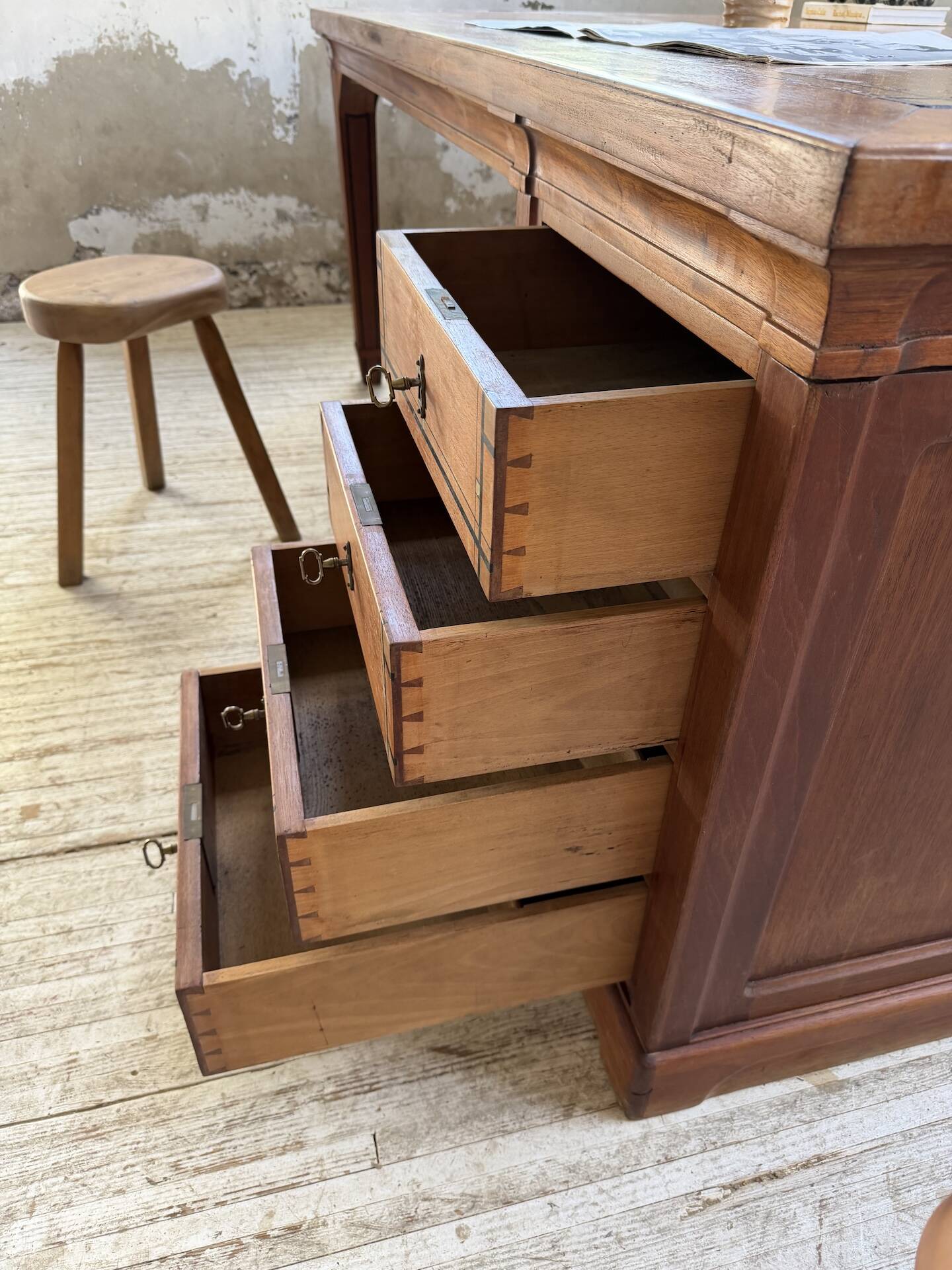 Double-sided walnut counter desk 1900