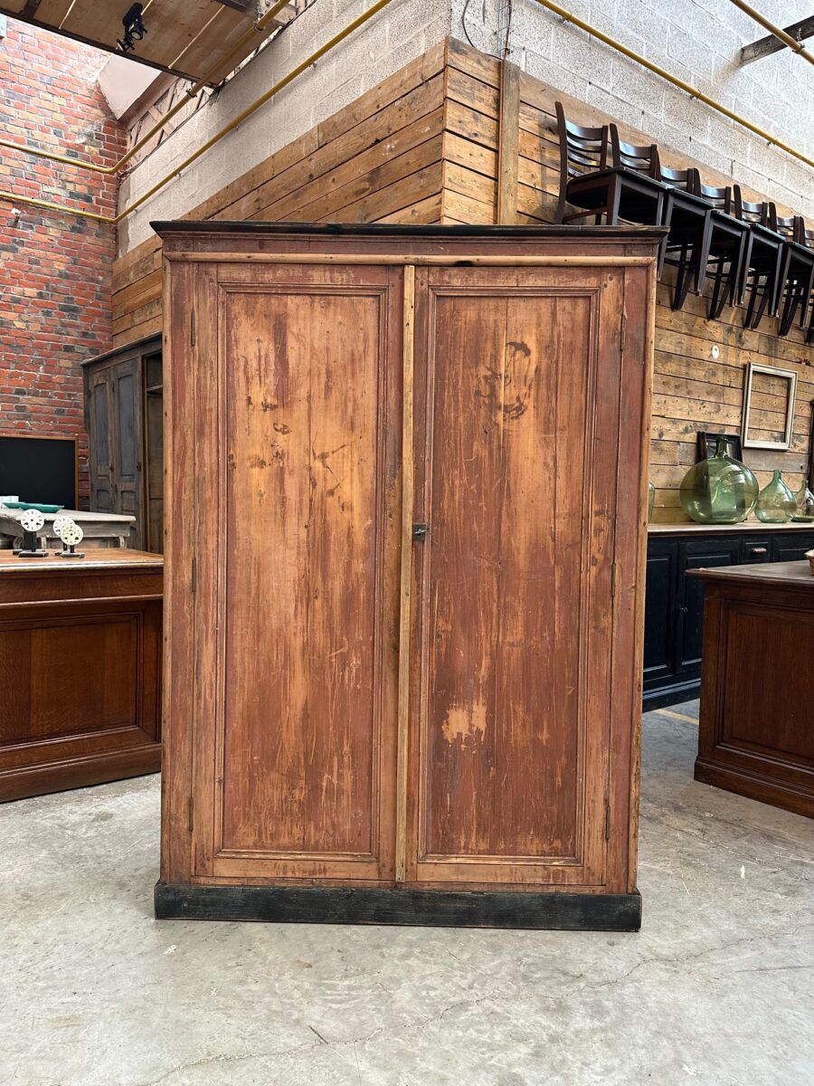 Workshop cabinet from the early 20th century.
