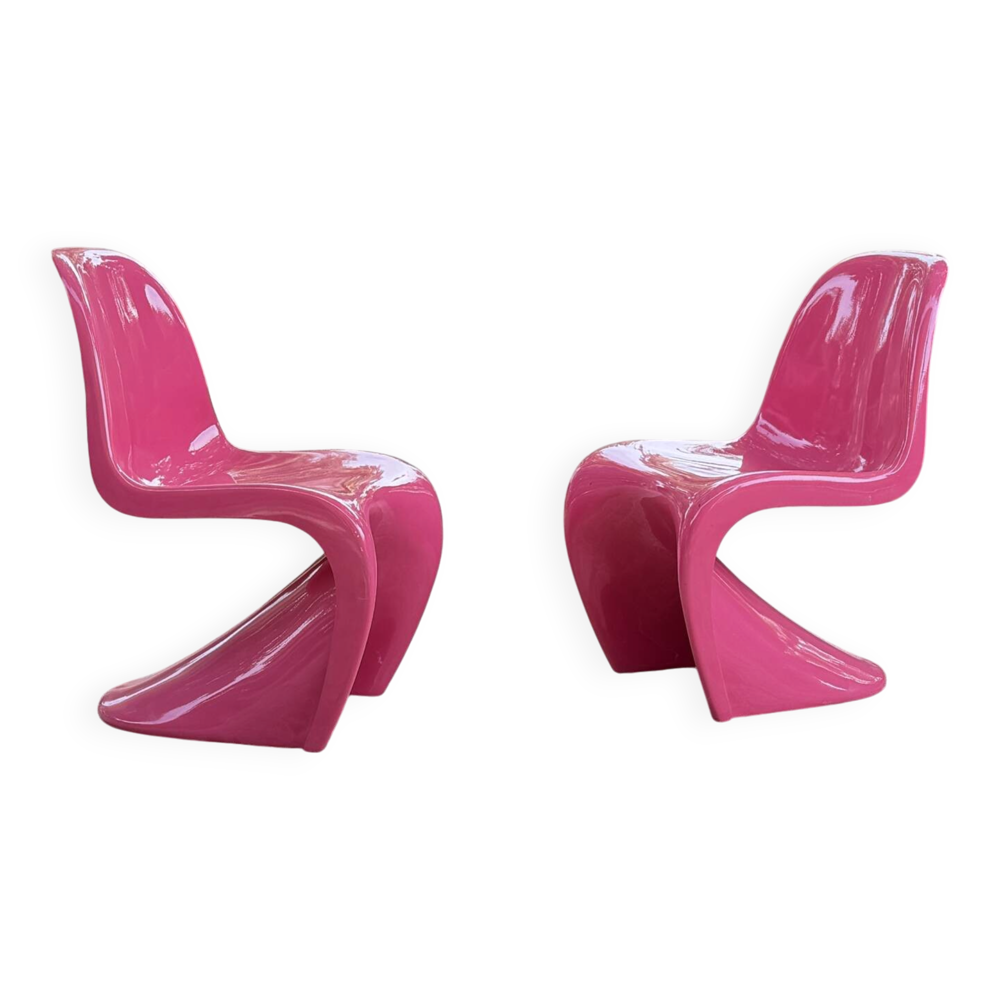 Pair of S-shaped chairs in fuchsia fibreglass – Space Age style