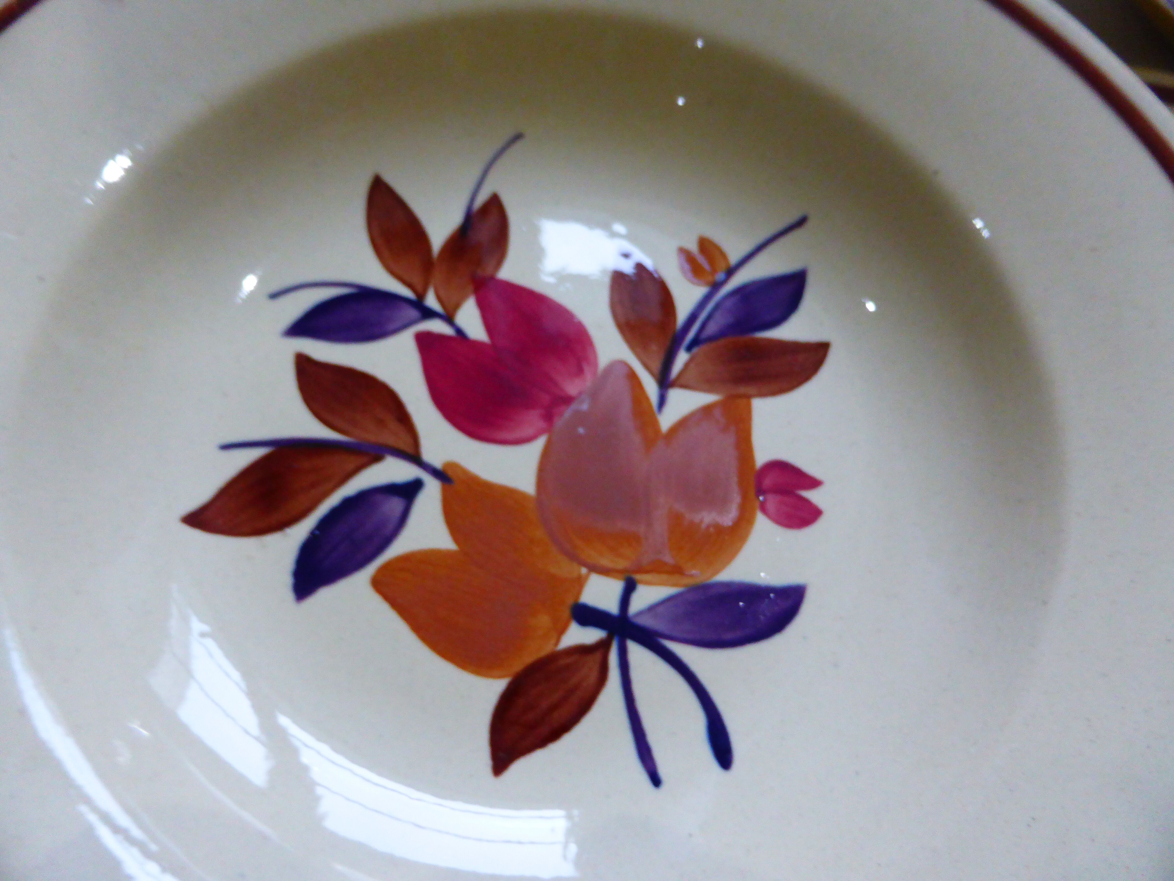 6 vintage hollow plates