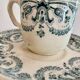 Tasse ancienne en terre de fer modèle guirlande de au planteur de caïffa
