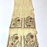 Broderie à la main méditerranéenne antique, héritage de l'artisanat grec